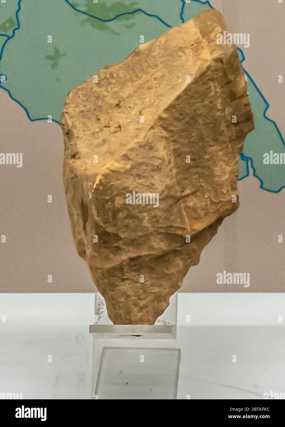 Paleolithic stone chopper, 100000-200000 years ago, Bukit Jawa, Perak ...