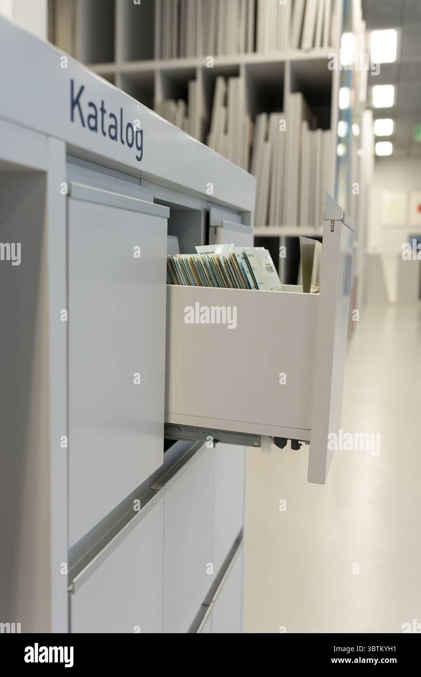 Archive room hi-res stock photography and images - Alamy