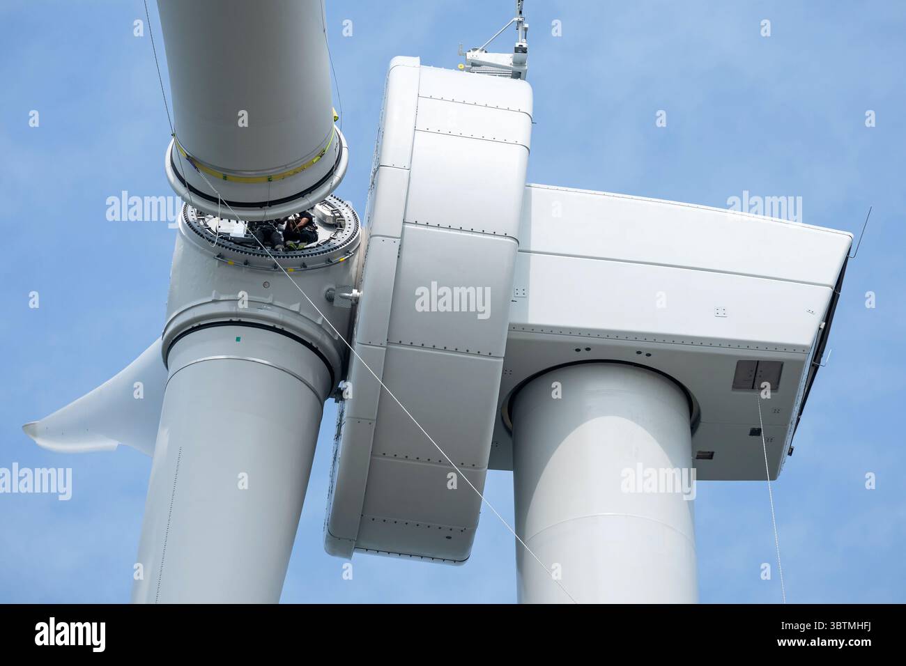 Rotor blade assembly on wind turbine hi-res stock photography and ...