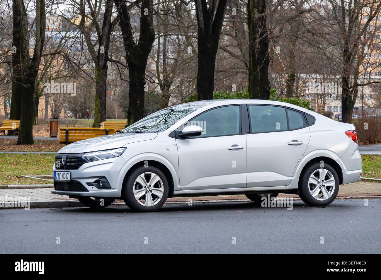 Dacia logan hi-res stock photography and images - Alamy, image size:1300x956