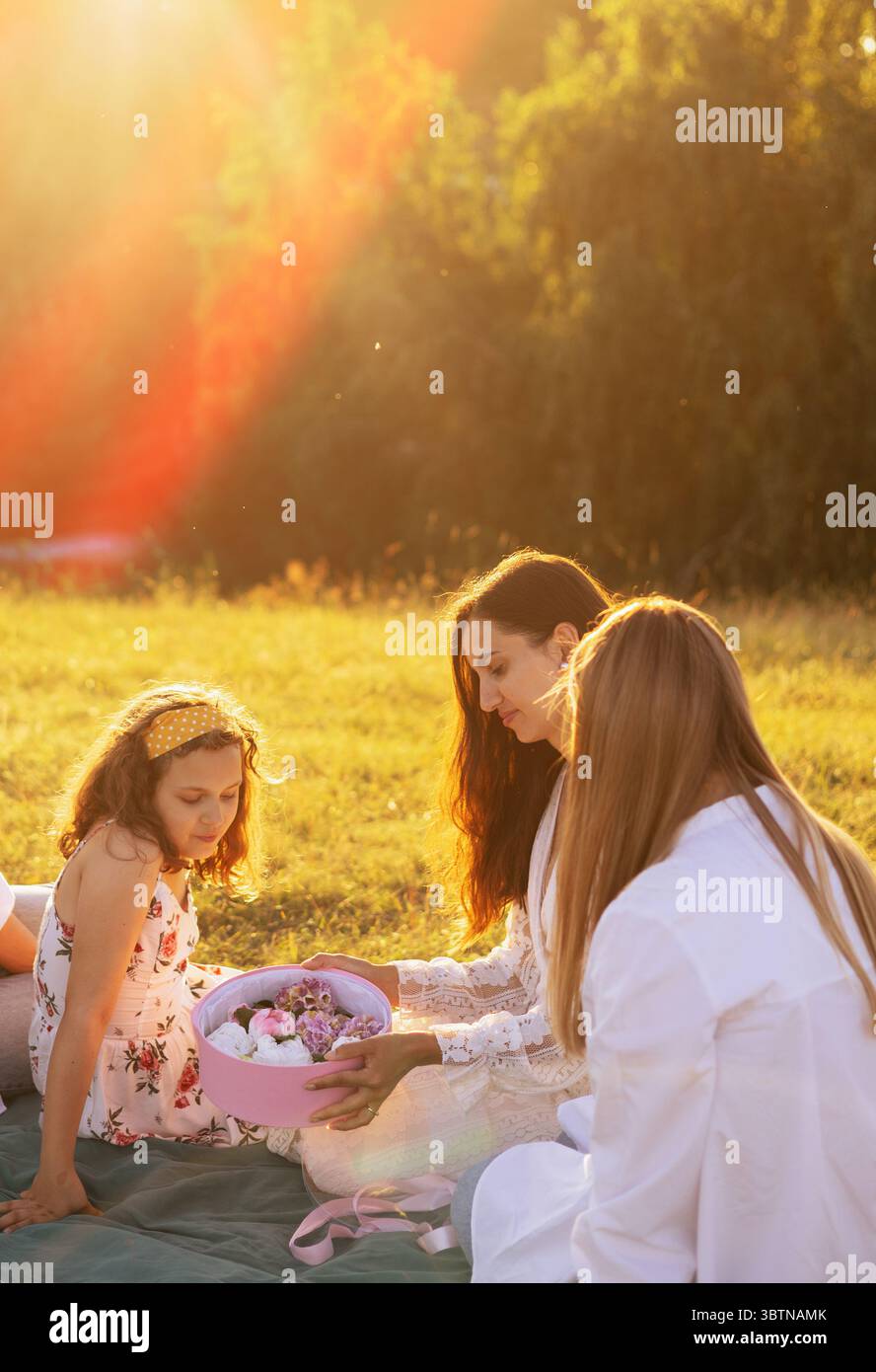 Happy picnic day hi-res stock photography and images - Alamy