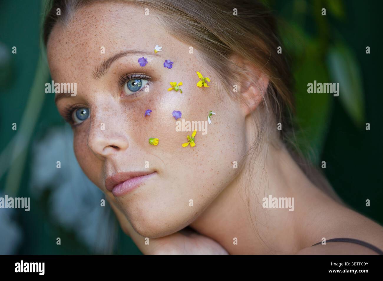 Beauty woman face blue eyes close up hi-res stock photography and ...