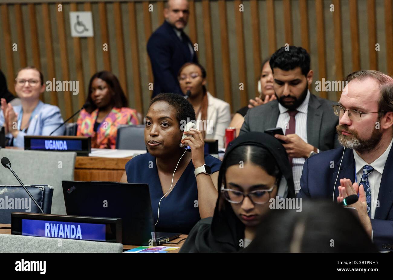 Sdg report 2025 hi-res stock photography and images - Alamy