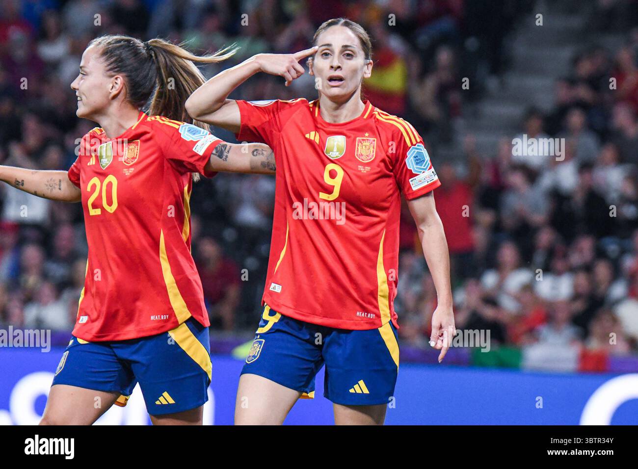 #9 Esther Gonzalez of Spain scores a goal 1-3 on the UEFA Women’s EURO