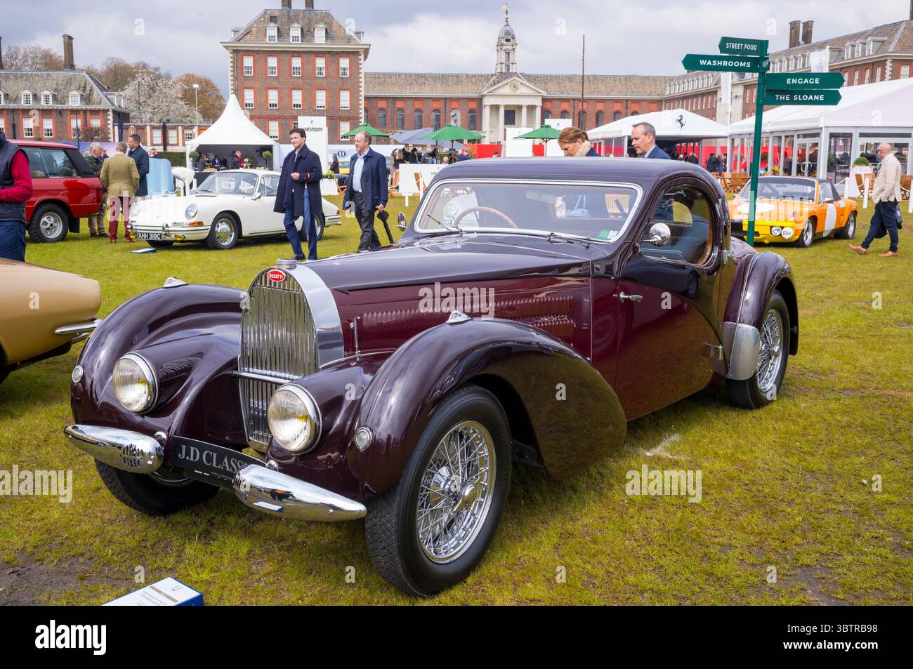 ブガッティ タイプ57 写真集「Bugatti Type57」 1937 bugatti type 57 hi-res stock photography and images - Alamy