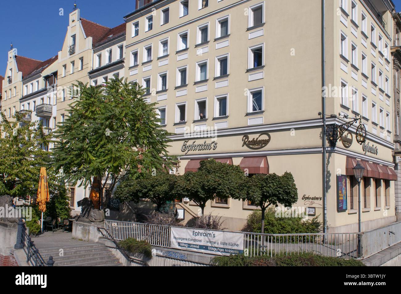 September 23, 2010, Berlin, Brandenburg, Germany: Restaurant Cafe EphraimÂ´s at Nikolaiviertel, leads towards the historical landmark of Berlin Cathedral Germany (Credit Image: © Sergi ReboredoZUMA Wire) Stock Photo
