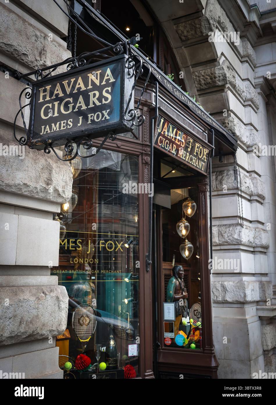 Tobacco merchant hi-res stock photography and images