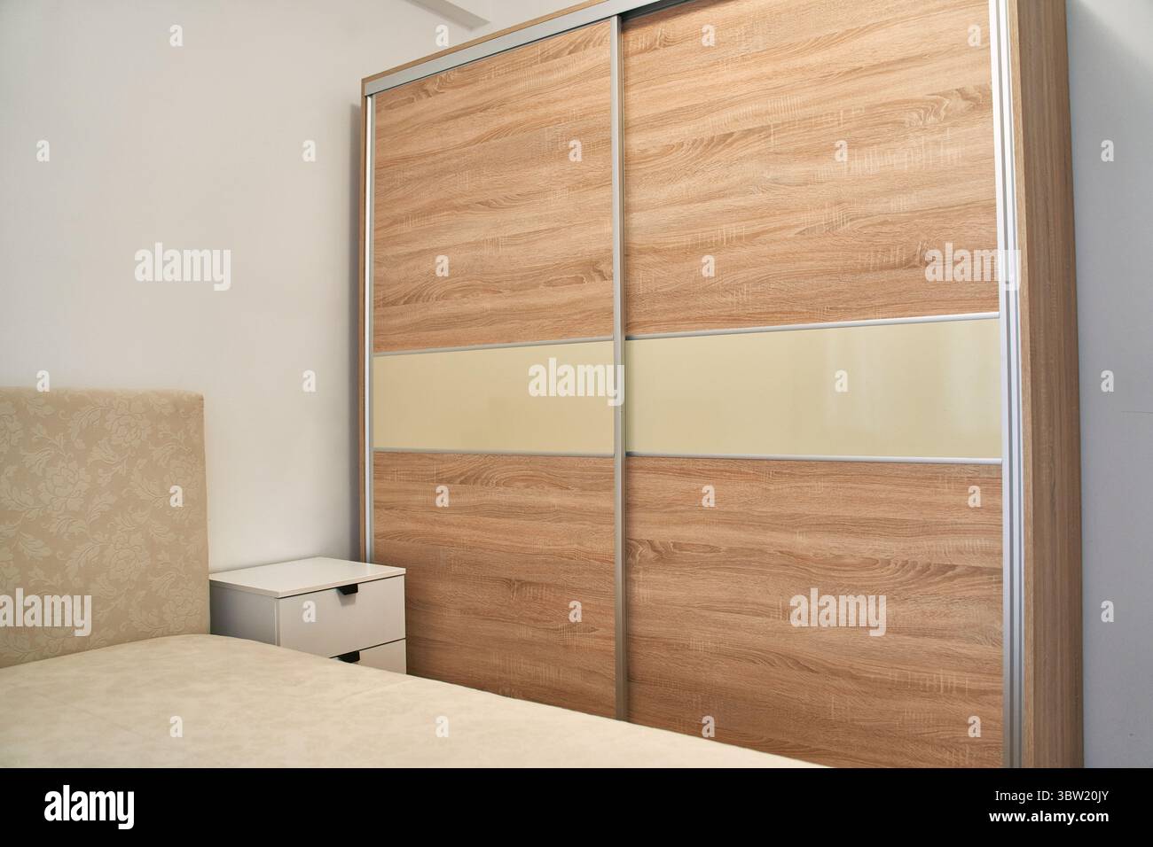 Picture of 12 Minimalist Home Organization Ideas For An Organized Space - Green ...