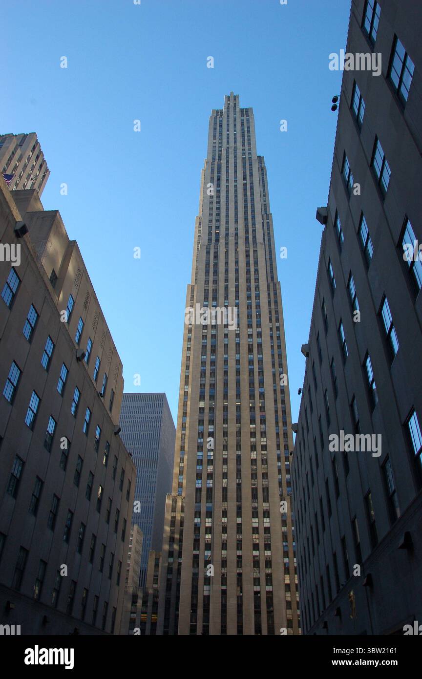 The 30 Rockefeller Plaza skyscraper rises in Art Deco style in Midtown ...