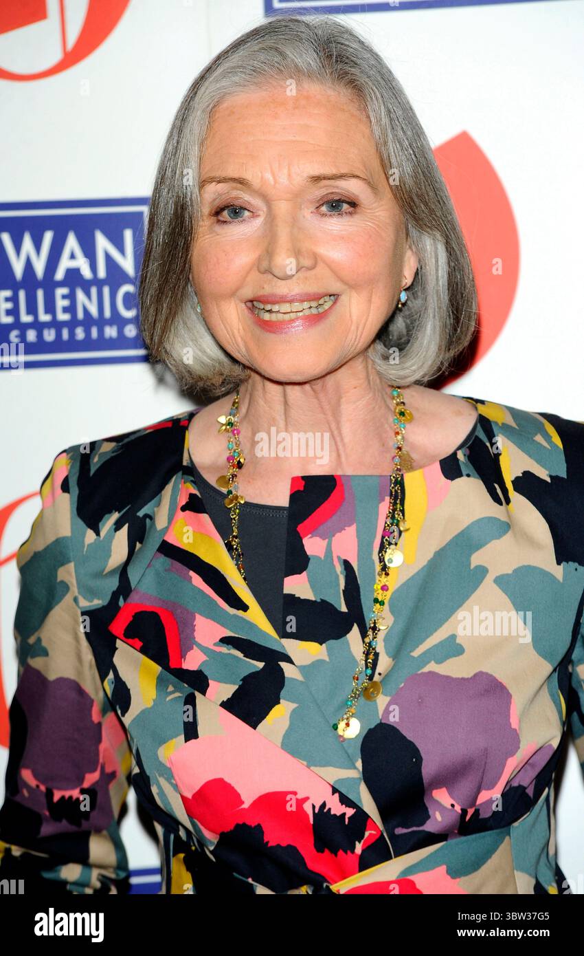 Anna Ford at the Oldie of the Year Awards at Simpson's In The Strand in London - 10 February 2011 Stock Photo