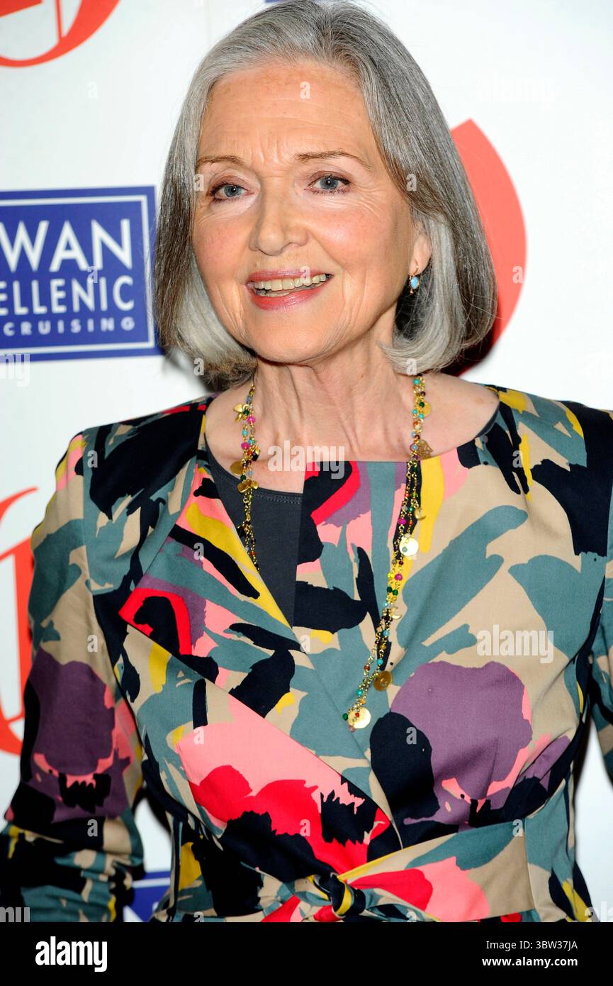Anna Ford at the Oldie of the Year Awards at Simpson's In The Strand in London - 10 February 2011 Stock Photo