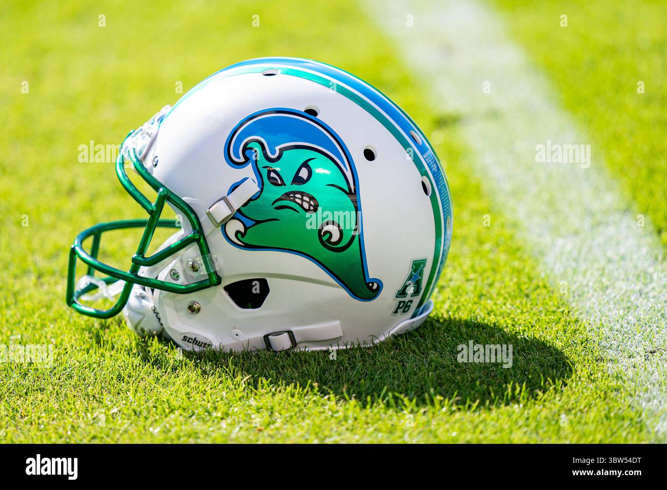 A Tulane Green Wave helmet during the NCAA college football game between  Tulane and ECU on Saturday November 7, 2020 at Dowdy-Ficklen Stadium in  Greenville, NC. Jacob Kupferman/CSM(Credit Image:  Jacob Kupferman/CSM