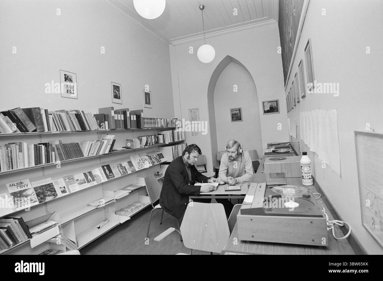 Current 48-4-1970 : A school in danger. The ministry has spoken: Sagene public teaching school is to be closed down. It's an extra pity because this school has softenedup teacher training, and with brilliant results. In the music room stands the latest in modern equipment at the students' disposal. No wonder some stay in his spare time and listens. Photo: Ivar Aaserud / Aktuell / NTB ***Photo is not image processed*** Stock Photo