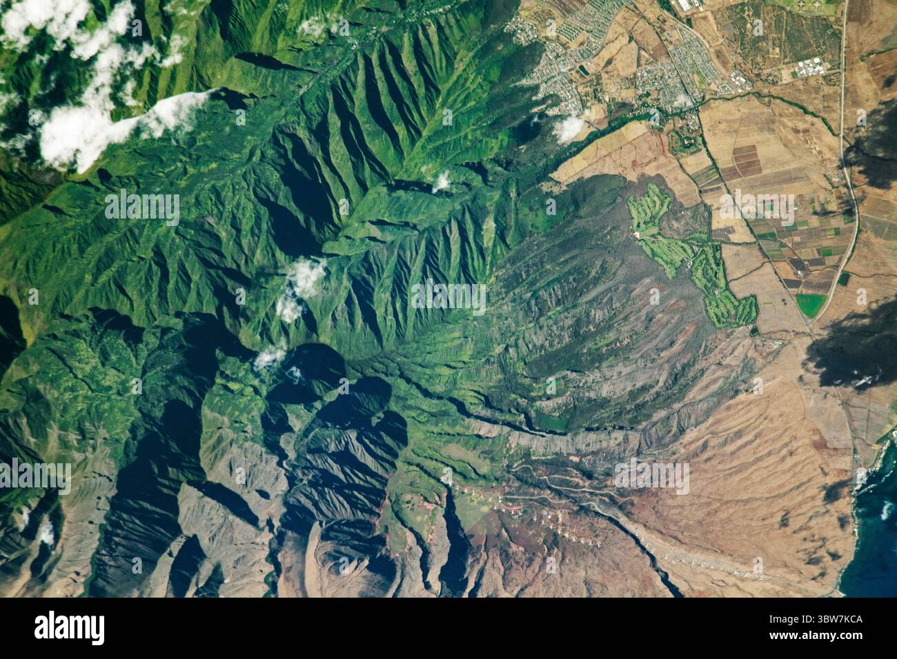 Hawaiian emperor seamount chain hi-res stock photography and images - Alamy