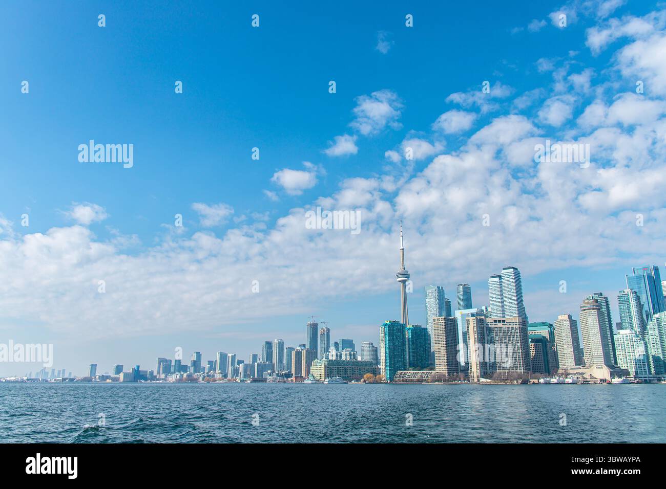 Toronto skyline featuring cn hi-res stock photography and images - Alamy