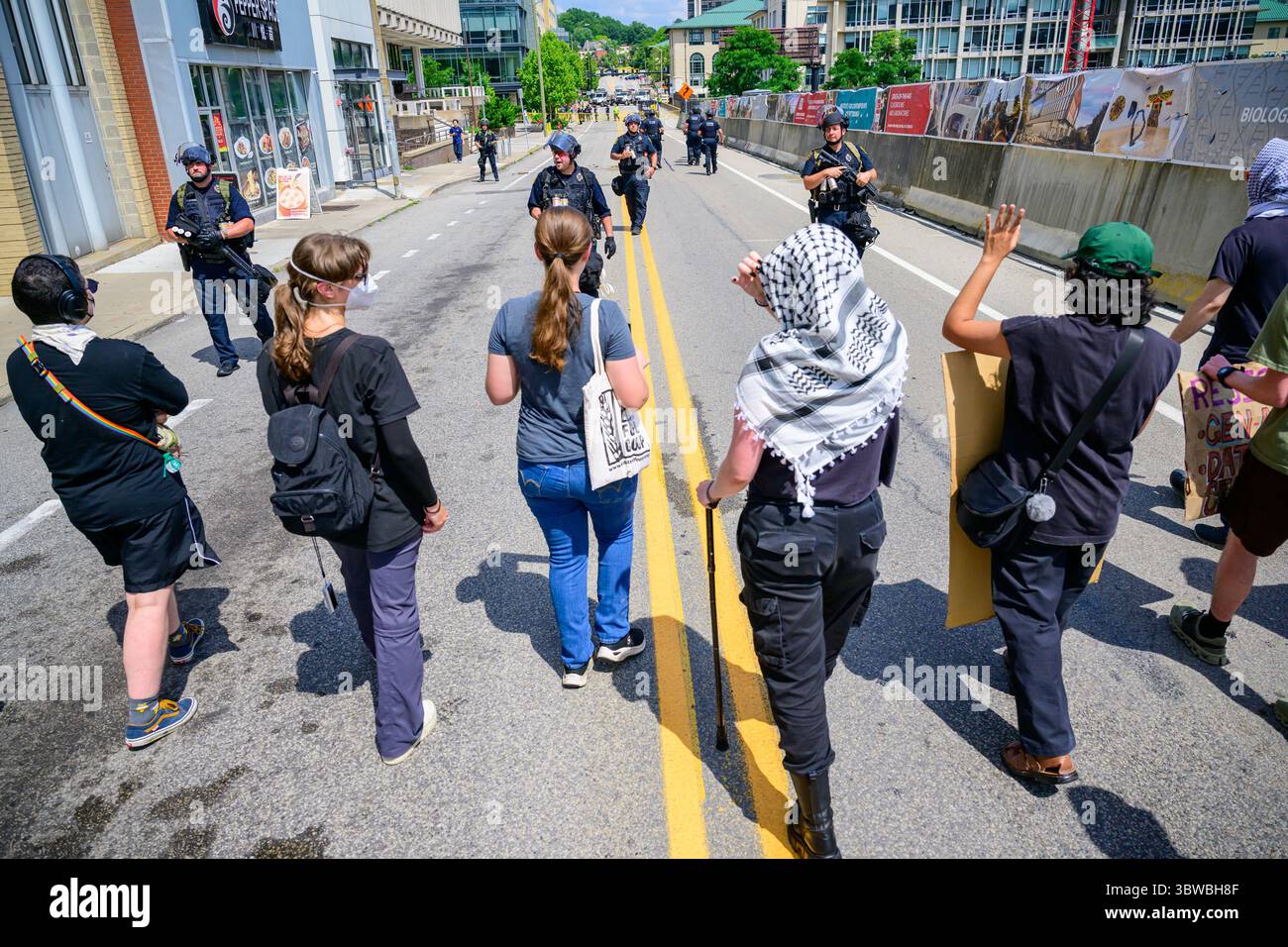 Pittsburgh Police officers in full riot gear, with tear gas launchers ...
