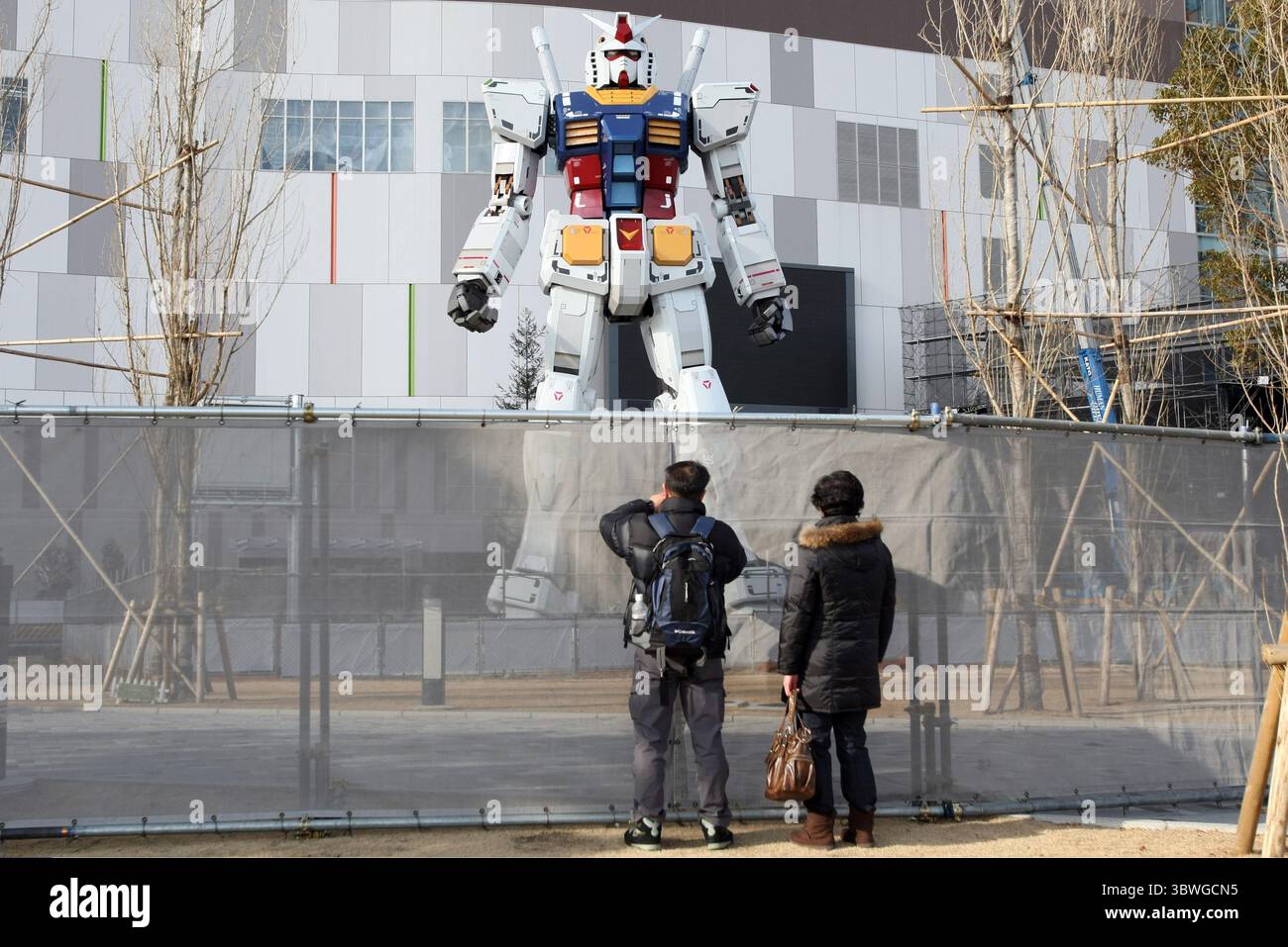 18 meter tall gundam hi-res stock photography and images - Alamy