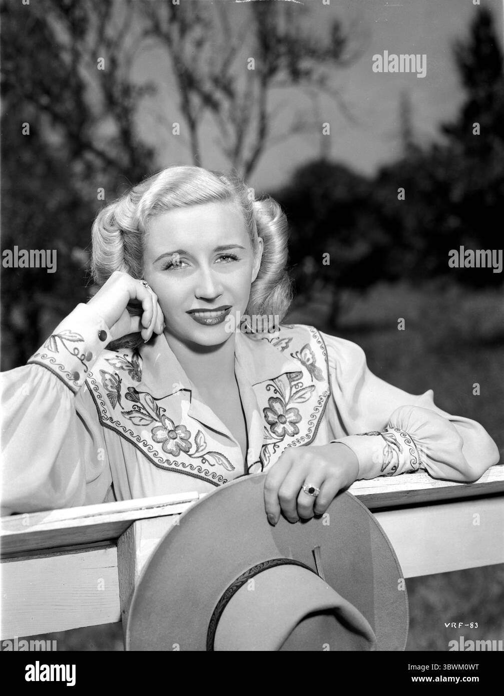 vera ralston net worth - Ilustrasi 3
