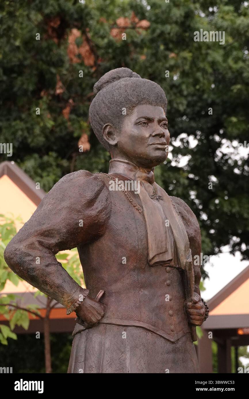 Ida b wells statue hi-res stock photography and images - Alamy