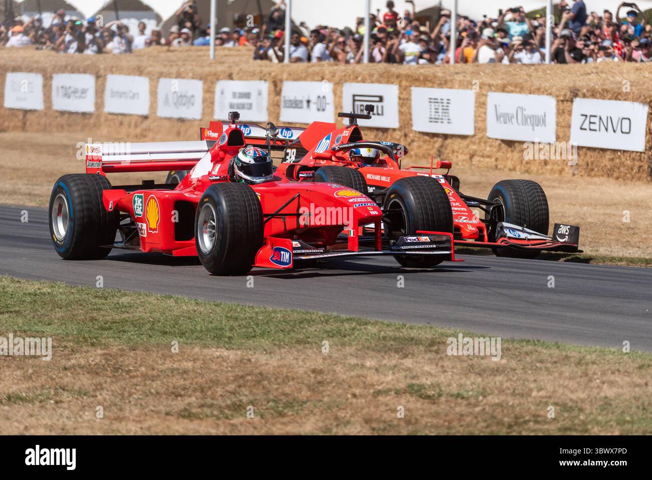 1999 Ferrari F399 Formula 1 Car Driving Up The Hillclimb Track At The 1999 Ferrari F399 Formula 1 Car Driving Up The Hillclimb Track At The Goodwood Festival Of Speed 2025 Motorsport Event 3BWX7PD
