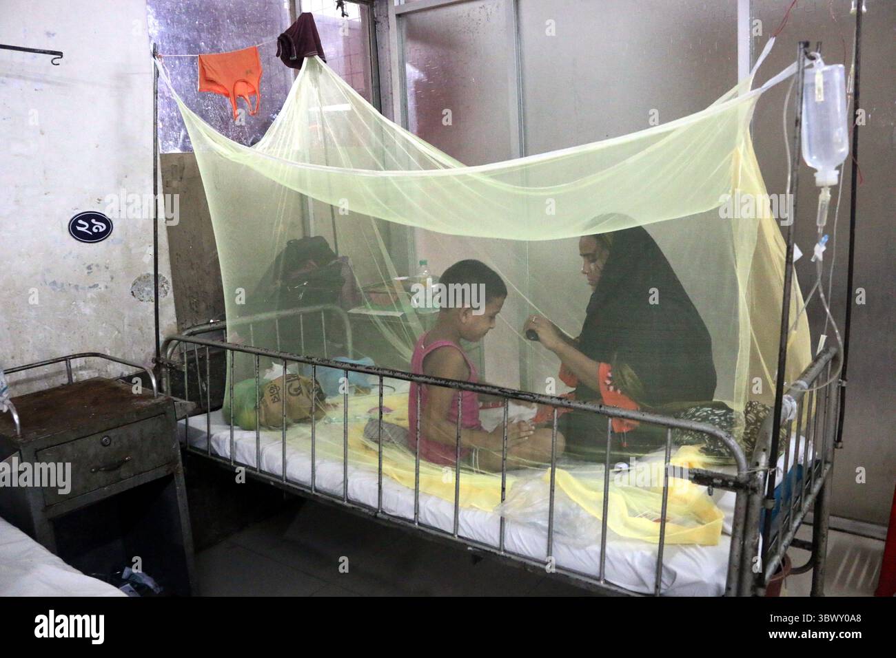 July 28, 2021, Dhaka, Bangladesh: Bangladeshi children infected with ...