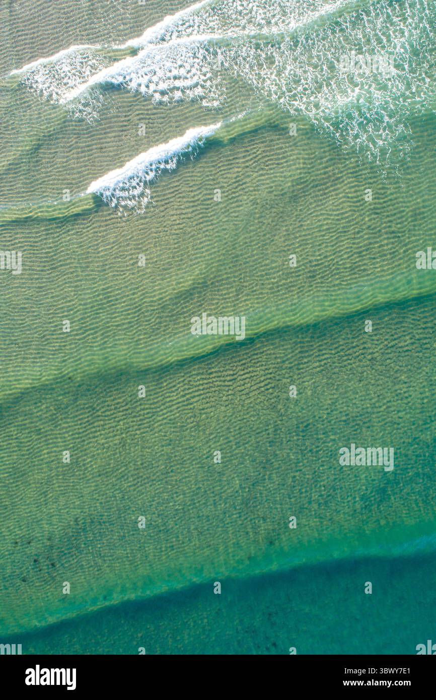 Rhythmic movement calm waves hi-res stock photography and images - Alamy