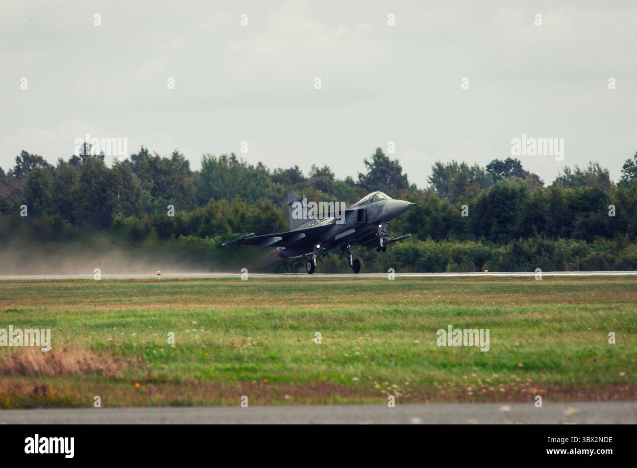 Supersonic jet fighter hi-res stock photography and images - Alamy