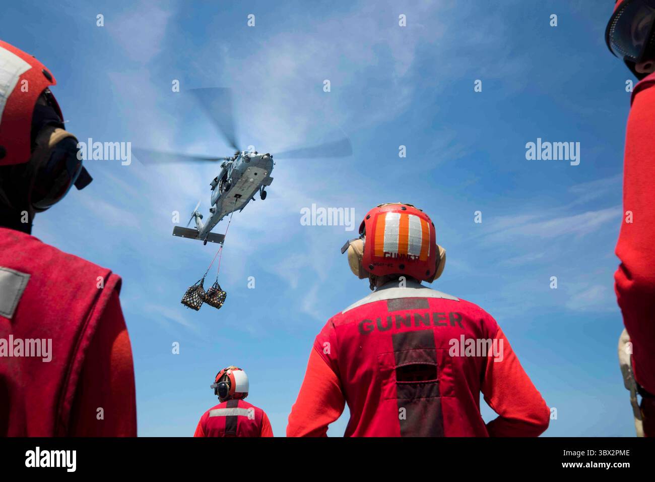 Helicopters aboard uss wasp hi-res stock photography and images - Alamy