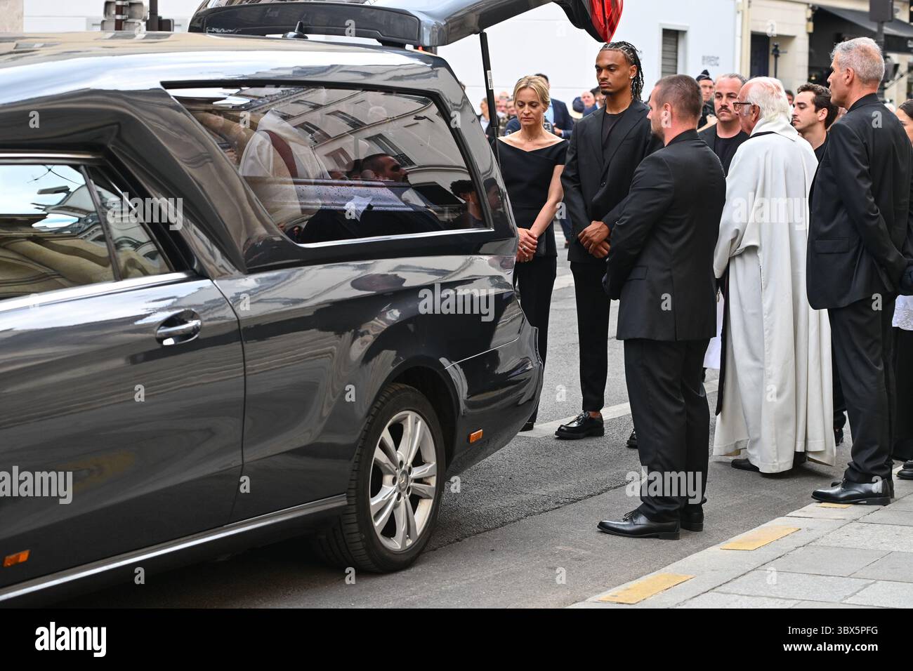 Last tributes from Audrey CrespoMara and her family at the funeral of