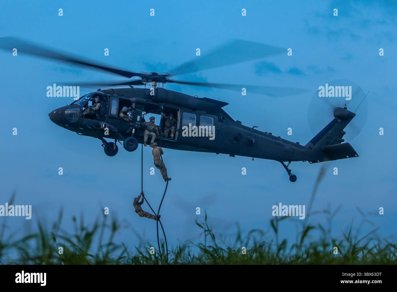 101st Fast Roping August 23, 2021 - Fort Campbell, Kentucky, USA - 1st Squadron 32nd ...
