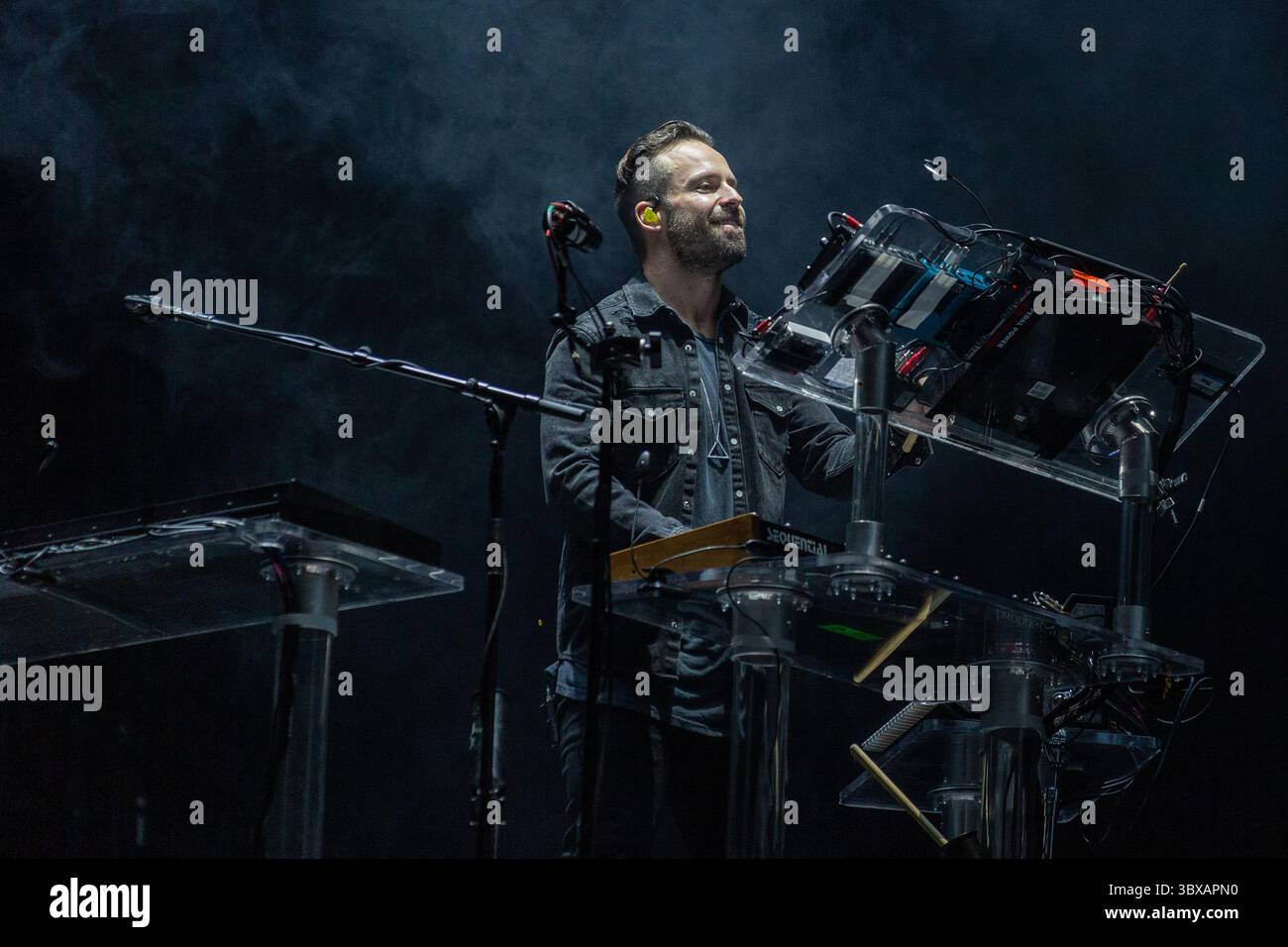 Jon George Rufus Rufus du sol hi-res stock photography and images - Alamy