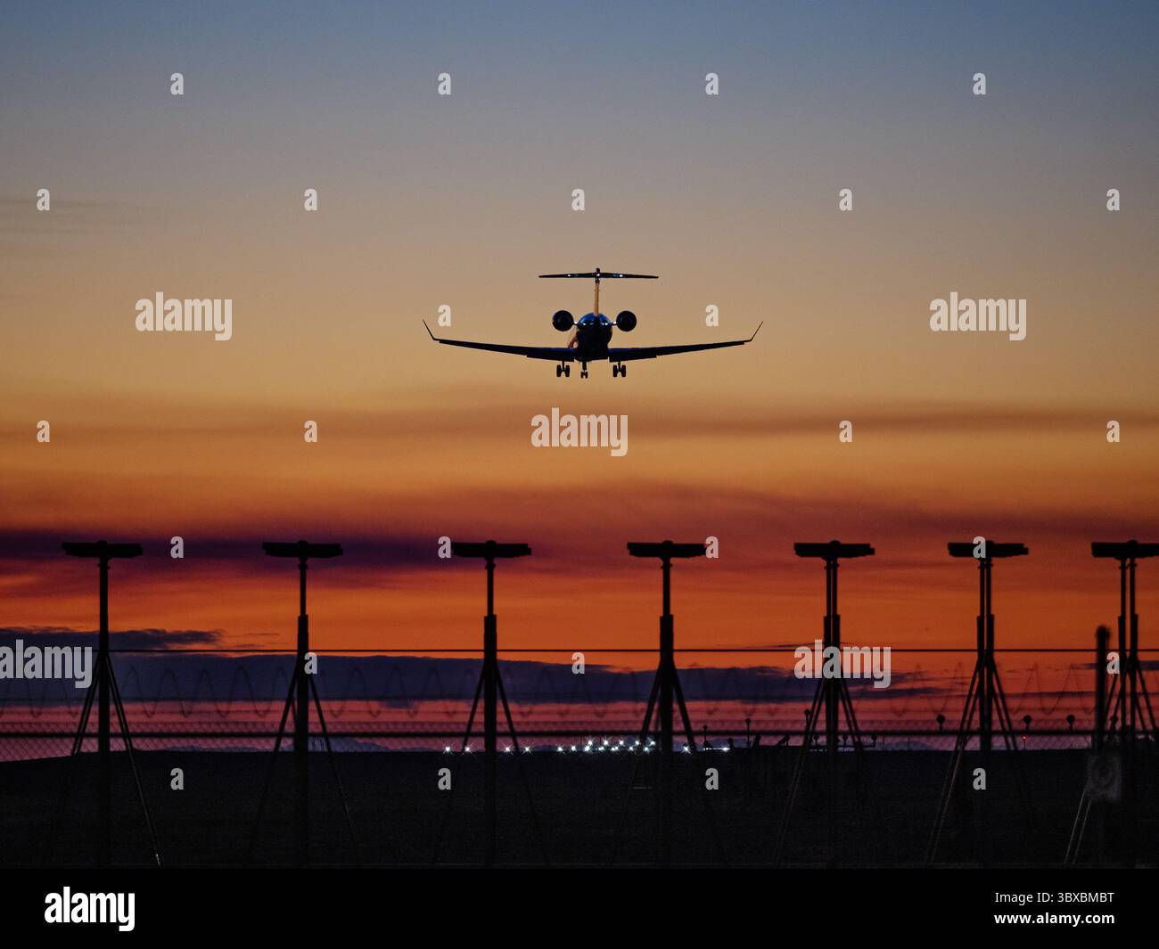 Bombardier crj900 air canada hi-res stock photography and images - Alamy