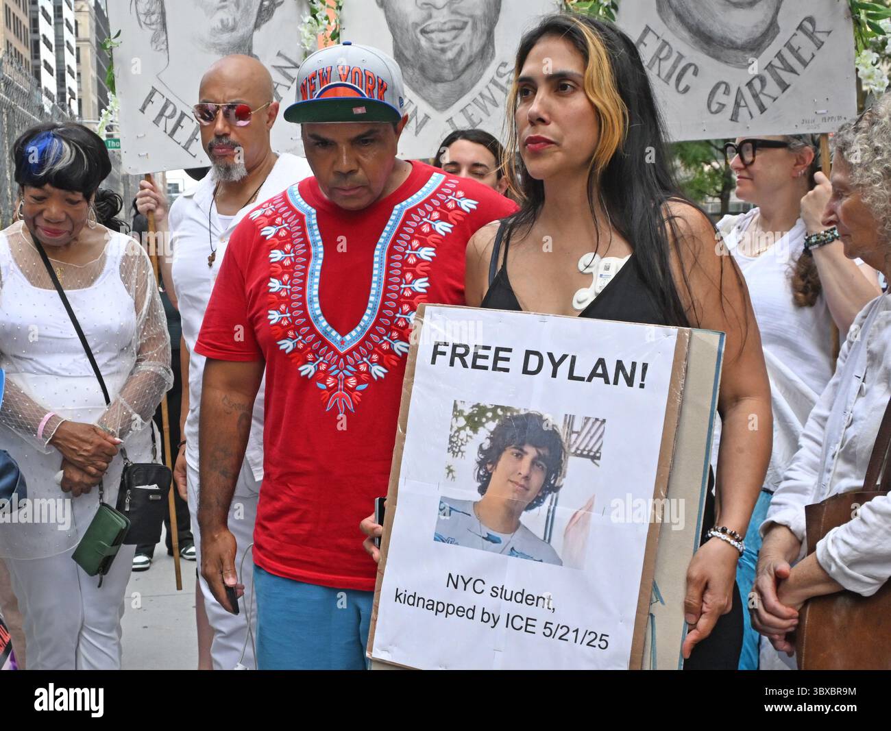 Dylan lopez contreras press conference hi-res stock photography and ...