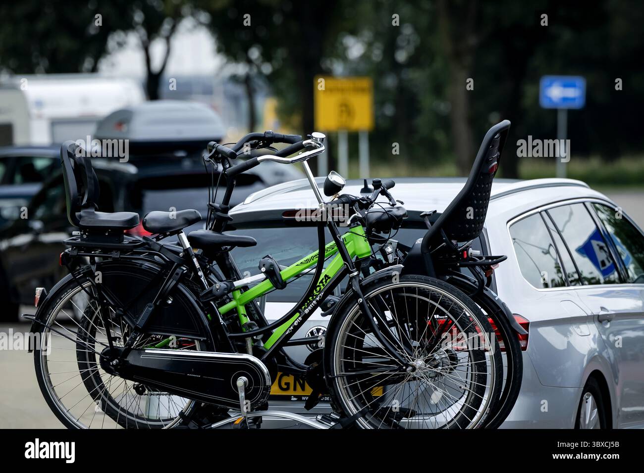 HAZELDONK - Holiday traffic at the border crossing with Belgium ...