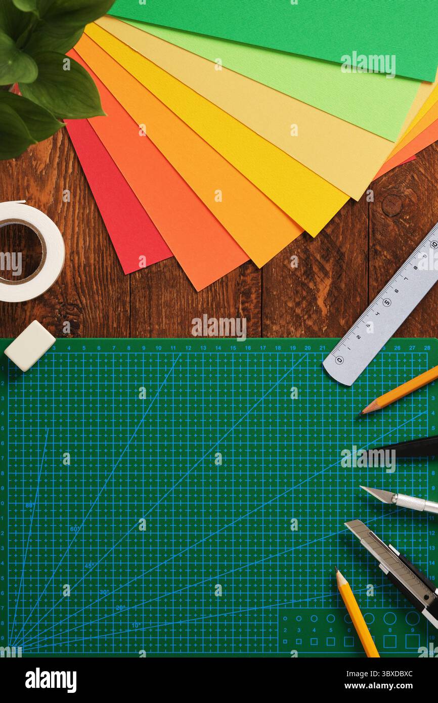 Workspace paper crafts green hi-res stock photography and images - Alamy