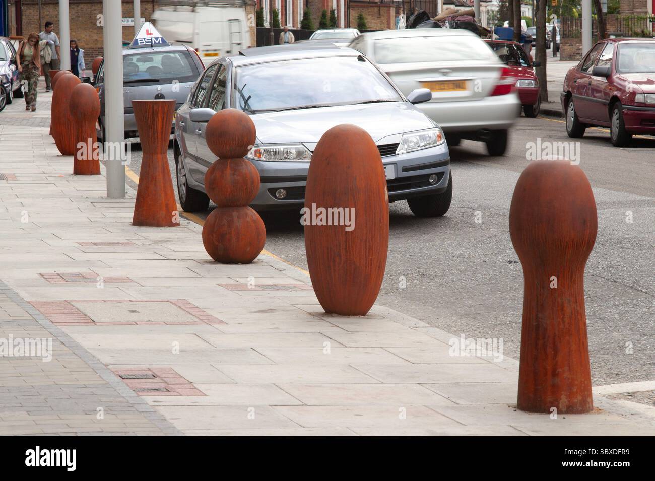 anthony-gormley-sculptural-traffic-bollards-that-were-installed-in