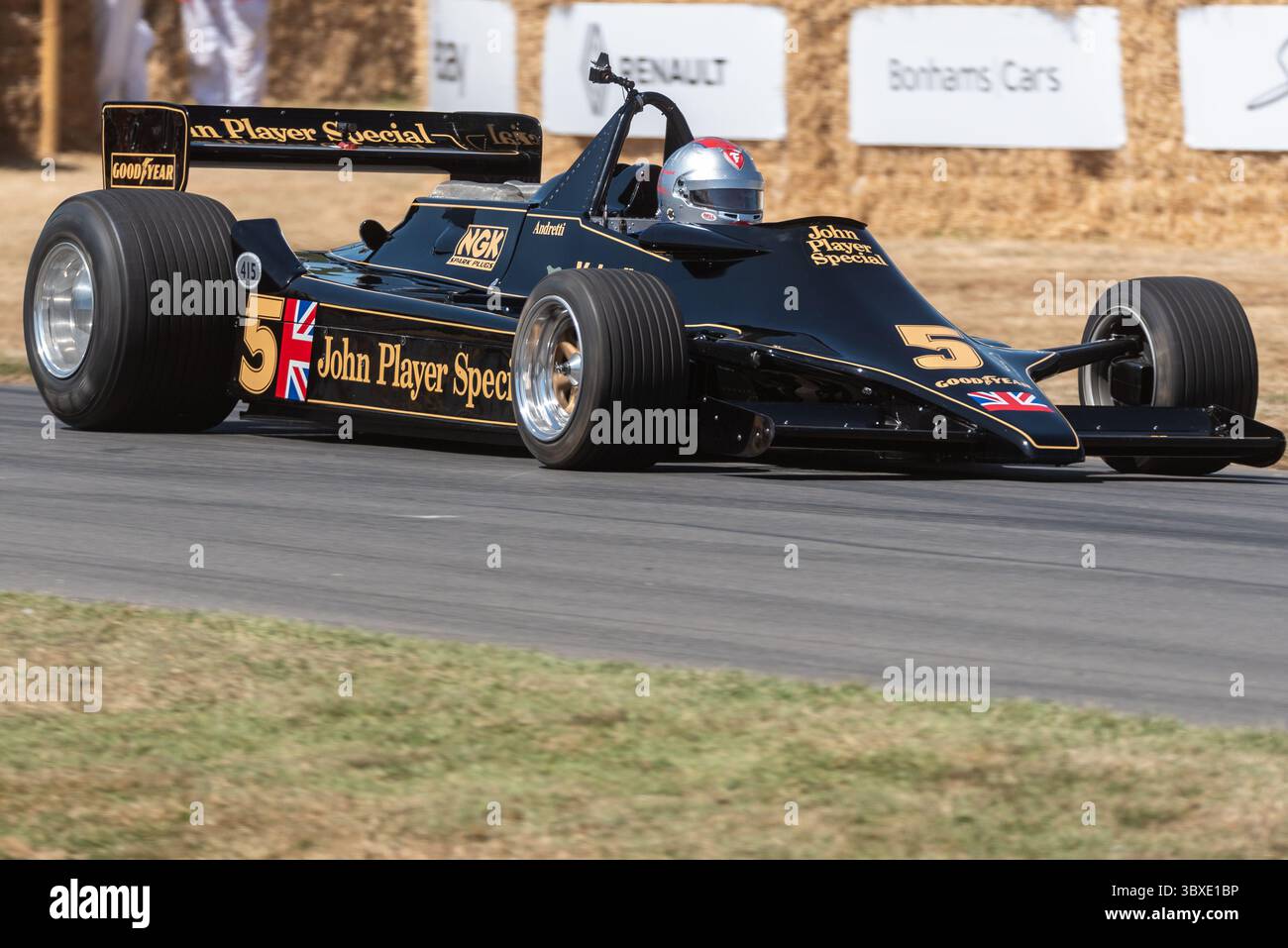 F1 激レア 90sアングラコンピ ON THE DOWN LOW Ground effect formula one racing car hi-res stock