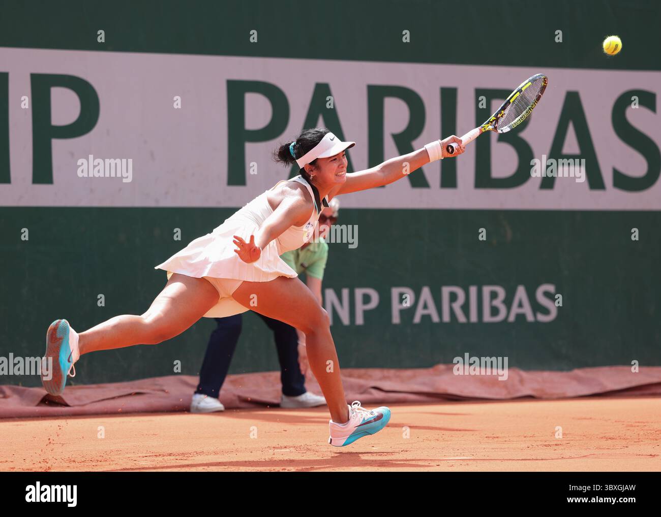 Alexandra eala in action hi-res stock photography and images - Alamy