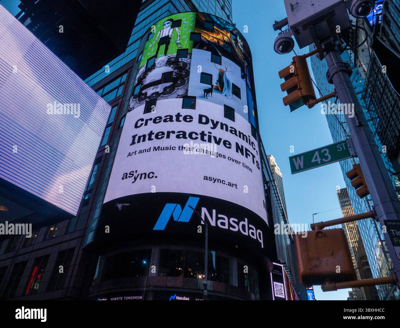 Crypto portfolio hi-res stock photography and images - Page 2 - Alamy