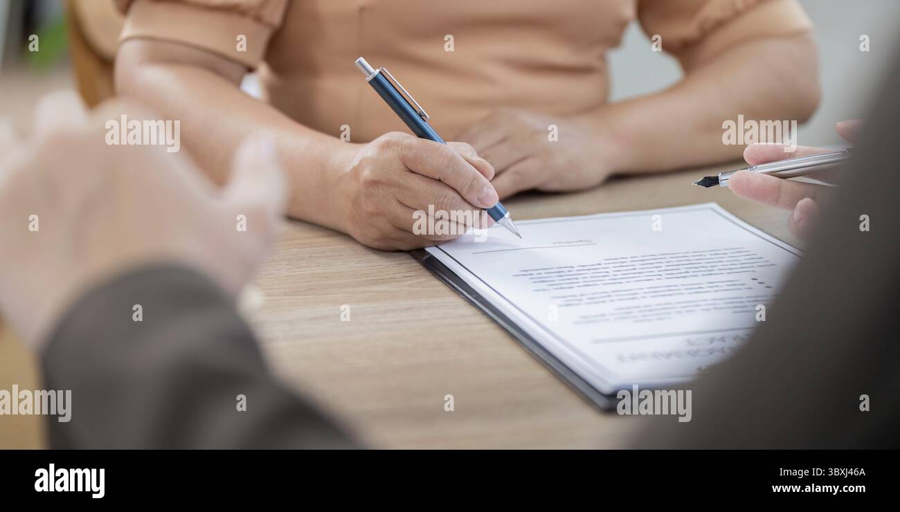 Process signing contract understanding legal hi-res stock photography ...