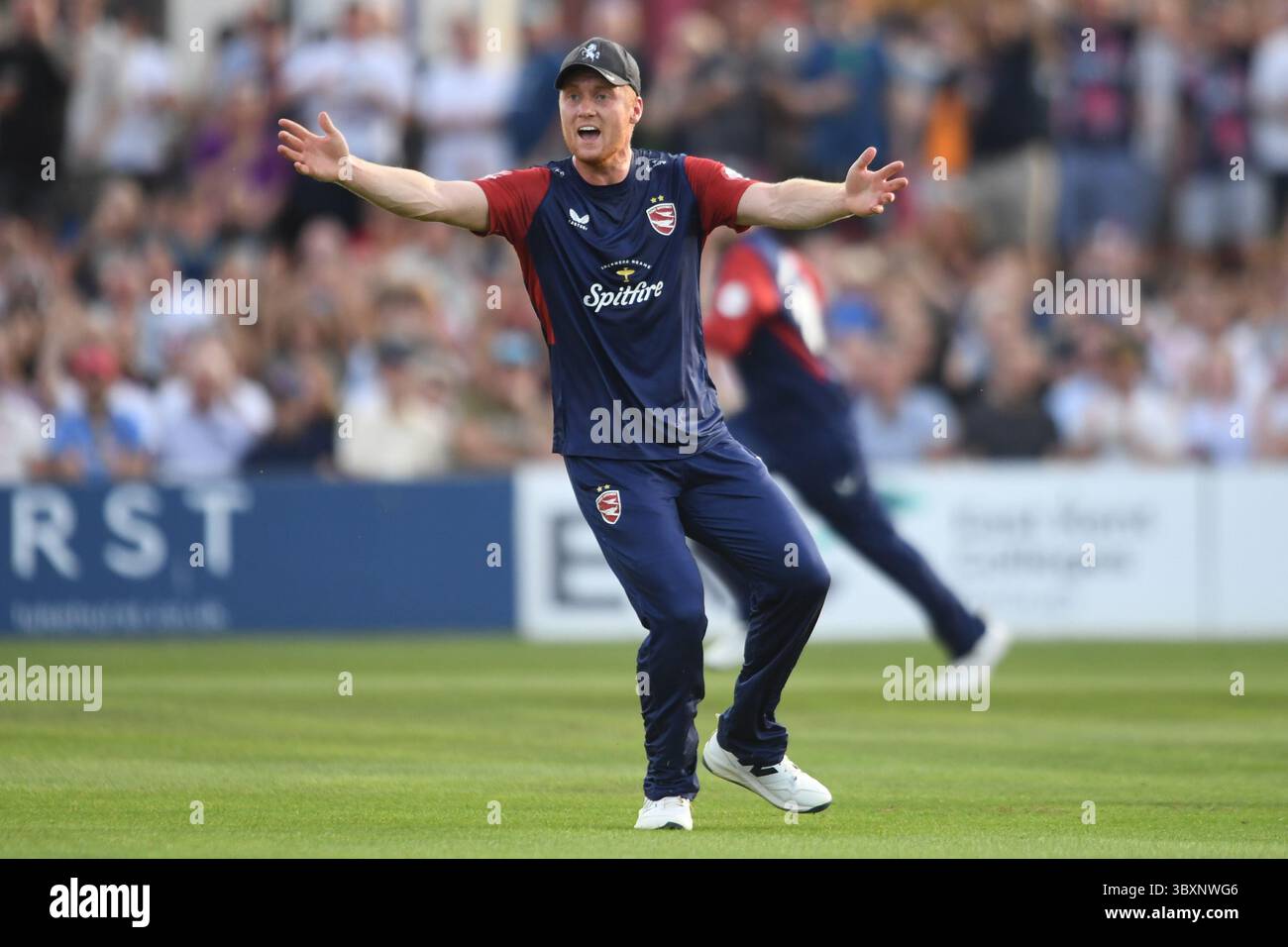 Joey lawrence hi-res stock photography and images - Page 6 - Alamy