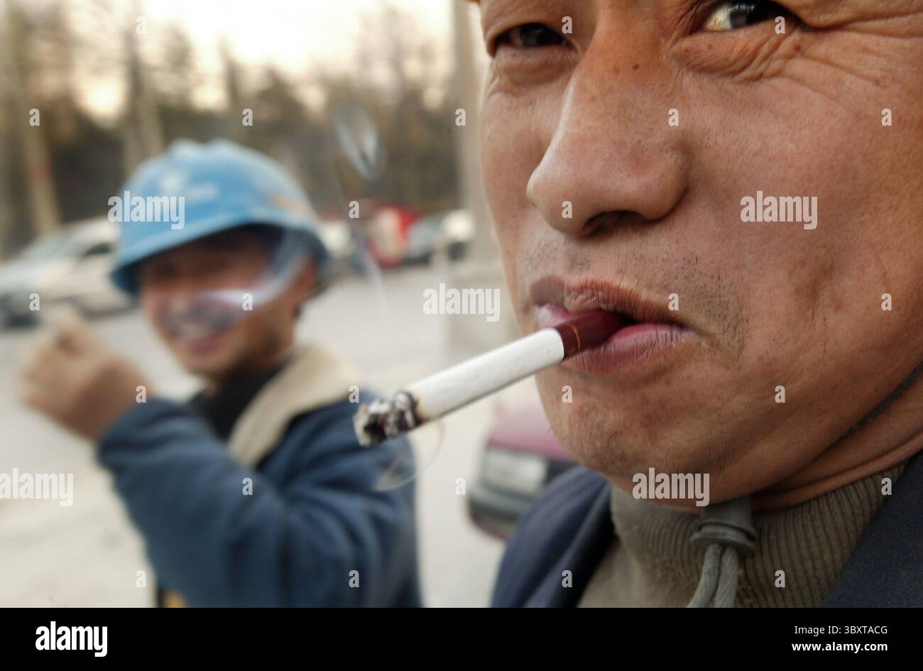 list of presidents who smoked cigarettes Nearly half of all U.S. presidents have smoked, with a history spanning  from the Founding Fathers to the modern era. While habits varied greatly,  here are the most famous smoking commanders-in-chief: 