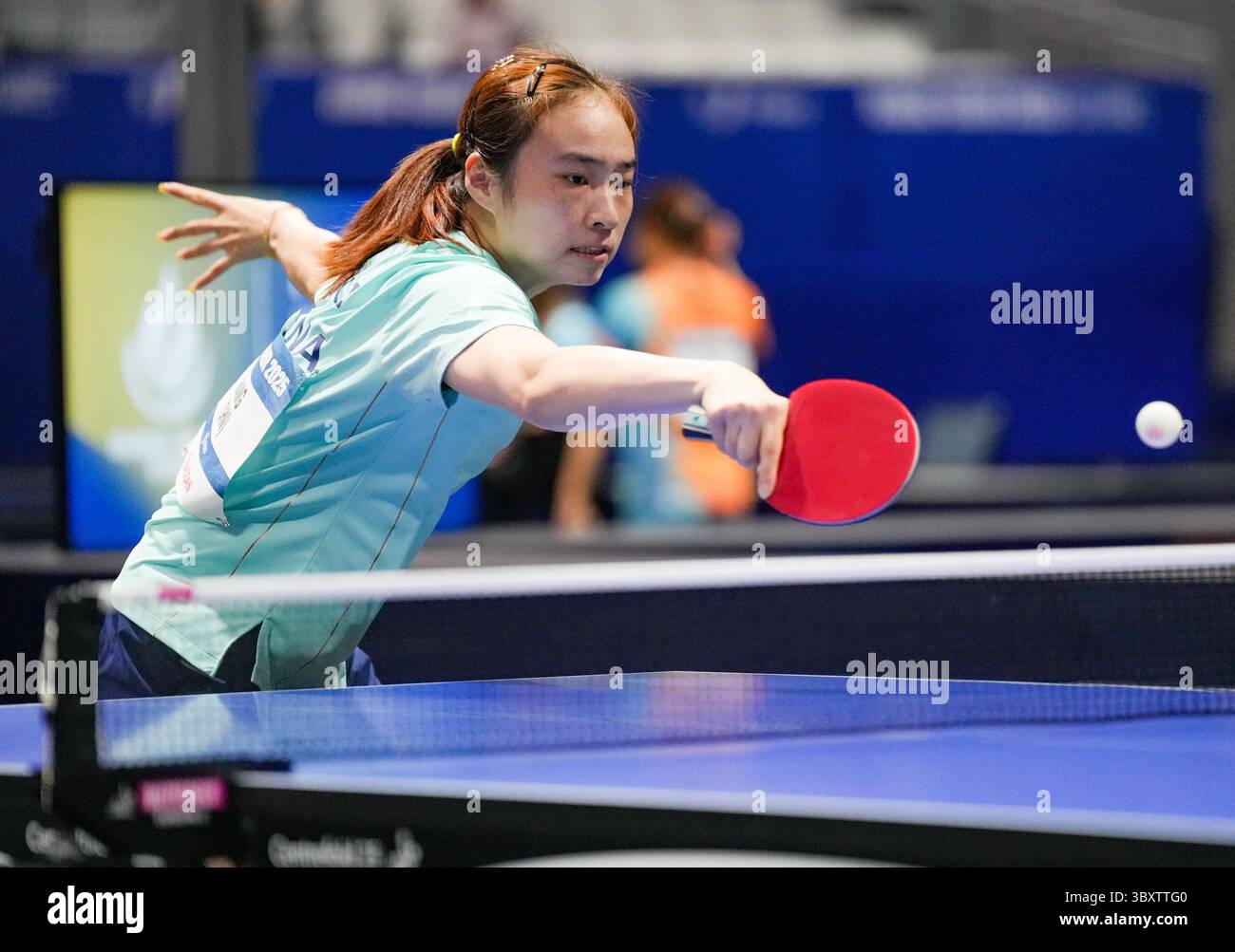 (250719) -- ESSEN, July 19, 2025 (Xinhua) -- Wang Xiaotong of China ...