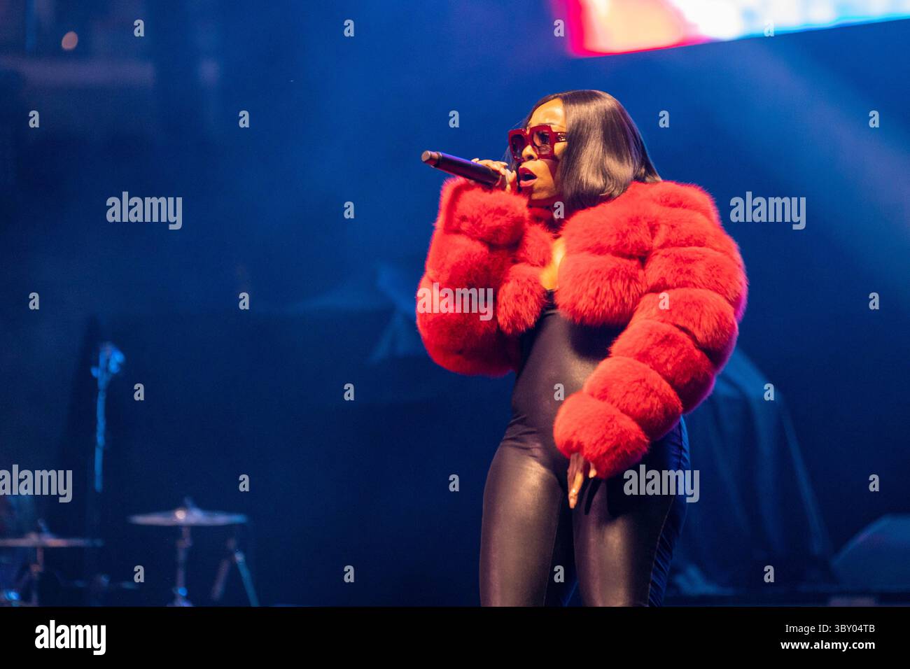 Female Rapper Rashawnna Guy Shawnna hi-res stock photography and images - Alamy