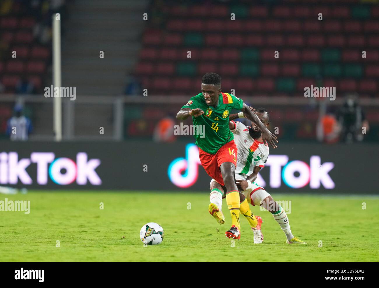 YaoundÃ©, Cameroon, January, 9, 2022: Samuel Gouet of Cameroon during Cameroon v Burkina Faso- Africa Cup of Nations at Paul Biya Stadium. Kim Price/CSM.(Credit Image: &copy; Ulrik Pedersen/CSM via ZUMA Wire) Stock Photo