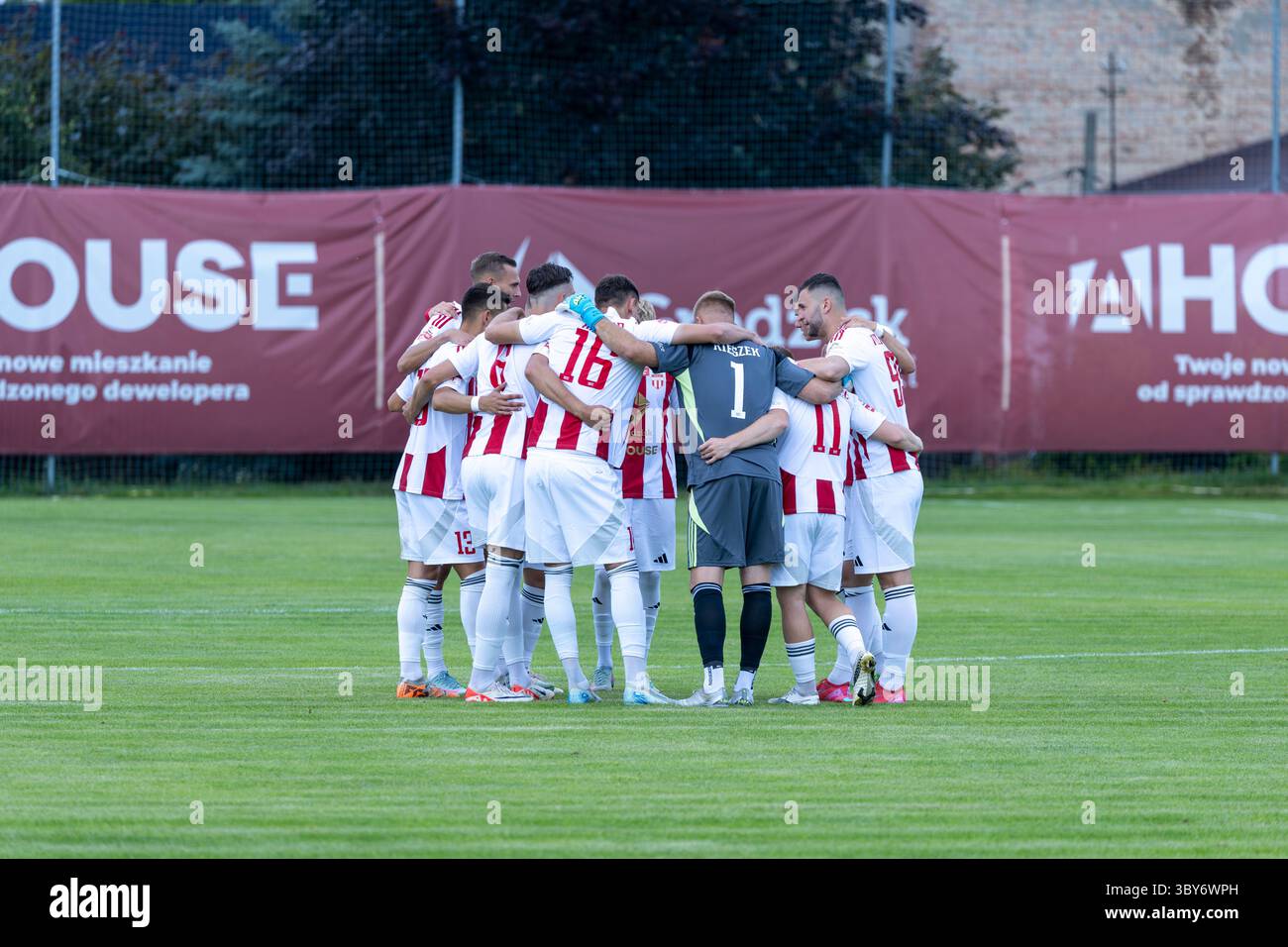 Grodzisk Mazowiecki, Poland. 19th July 2025. Polish Betclic 1. Liga match between Pogoń Grodzisk Mazowiecki and Stal Rzeszów. Pictured: Pogoń Grodzisk Mazowiecki. Credit: Bartlomiej Wisniewski/Cyberfocus/Alamy Live News Stock Photo