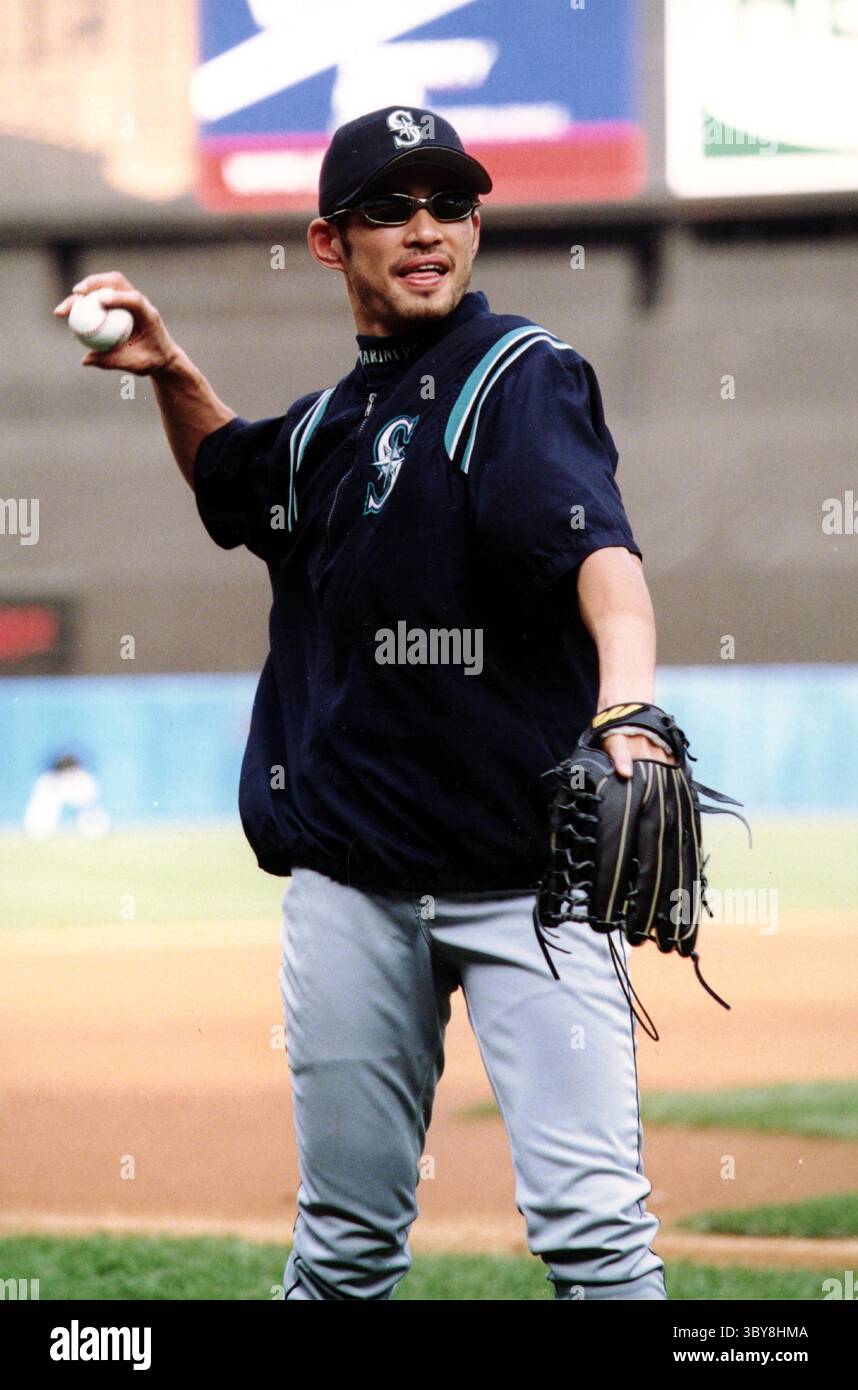 【激レア】Sports Illustrated Ichiro特集 2001年 Amazon.co.jp: Ichiro 2001 Sports Illustrated Magazine : Home