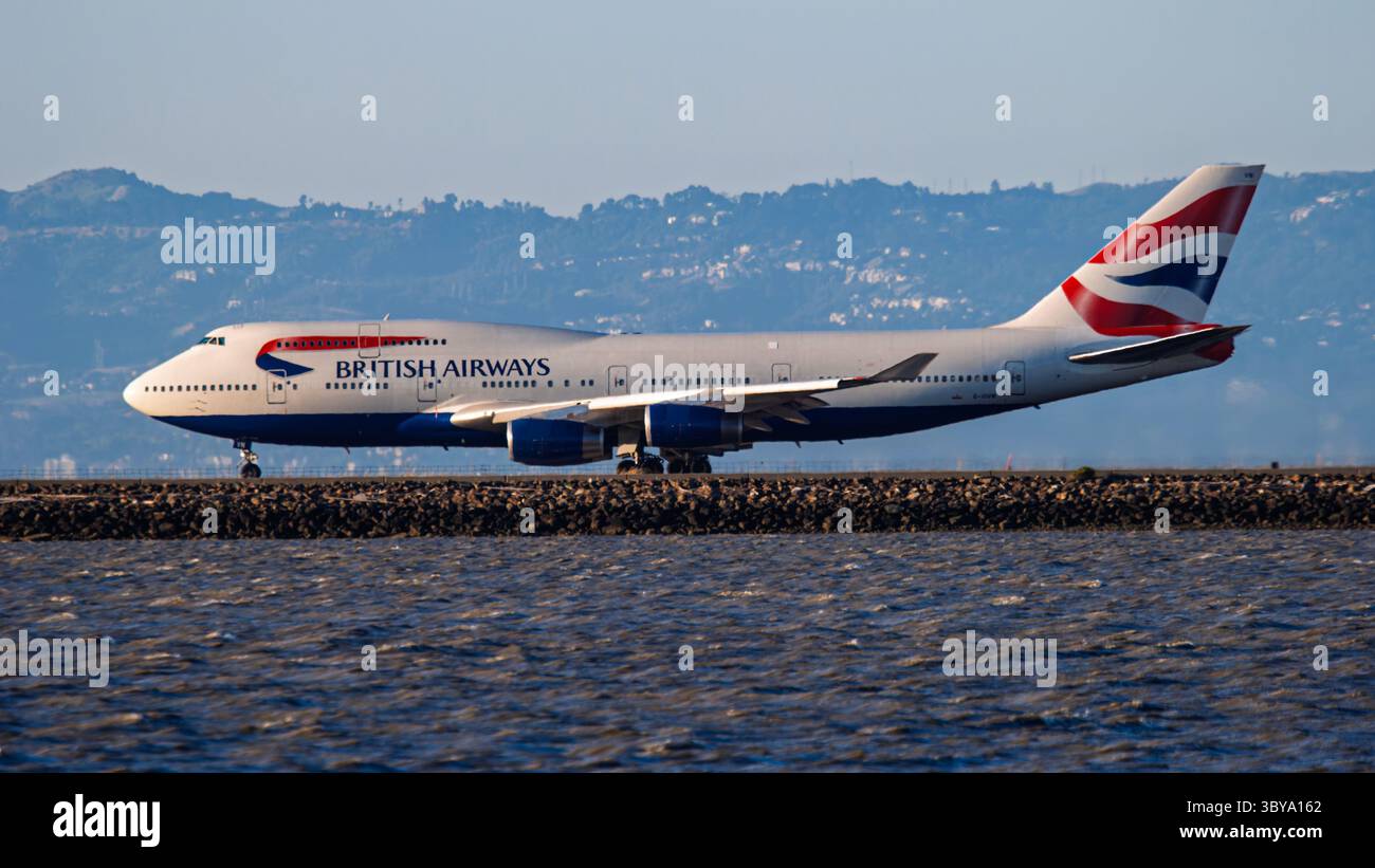 Boeing 747 400 british airways hi-res stock photography and images