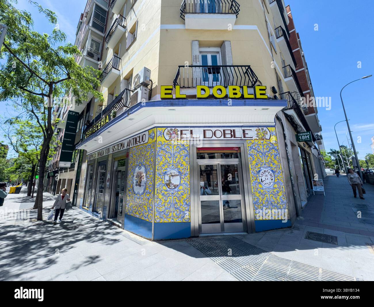 El Doble: A longstanding classic, perfect for a vermouth or beer with simple seafood tapas, Calle Ponzano, Chamberi, Madrid - Smartphone Captured Stock Image