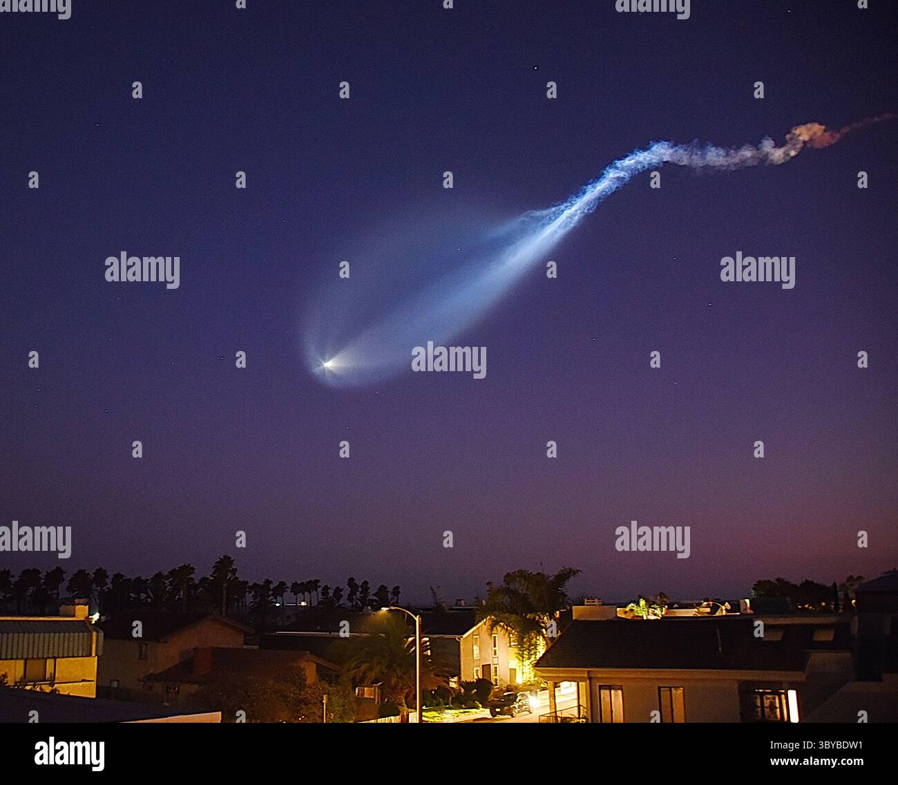 A Falcon 9 launch from Vandenberg Space Force Base photographed 100 ...